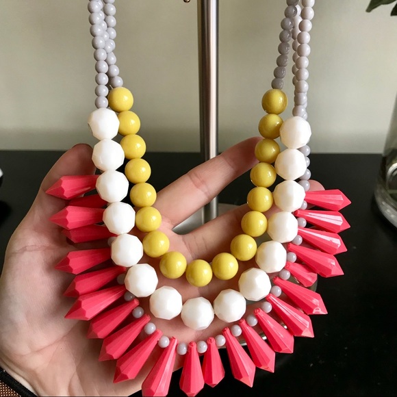 Mid-length layered Necklace - Picture 5 of 5